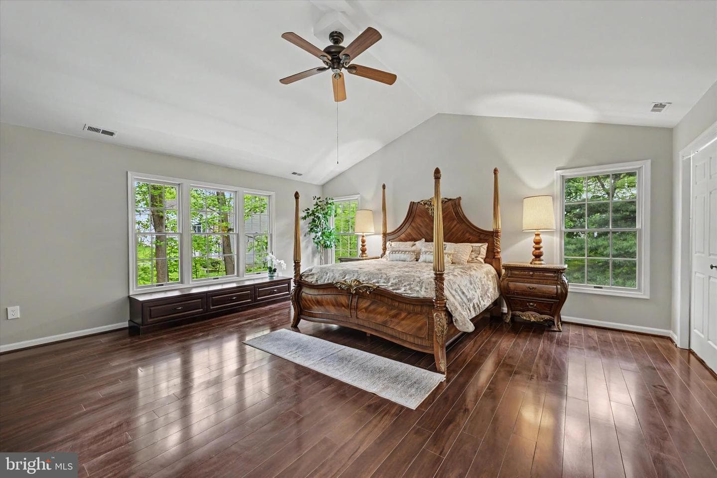 8033 Crest Road photo 22