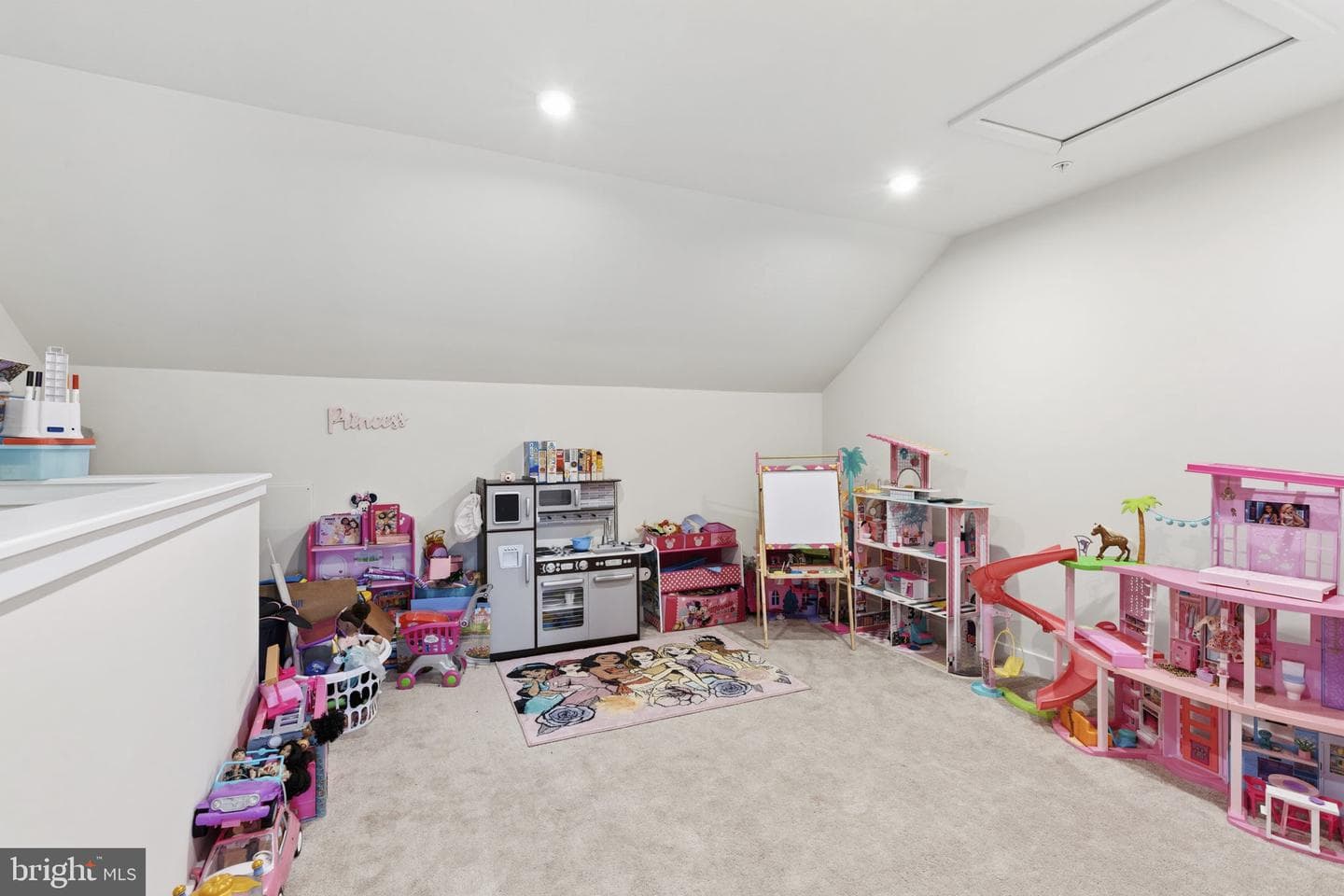 7046 Pramila Place photo 16