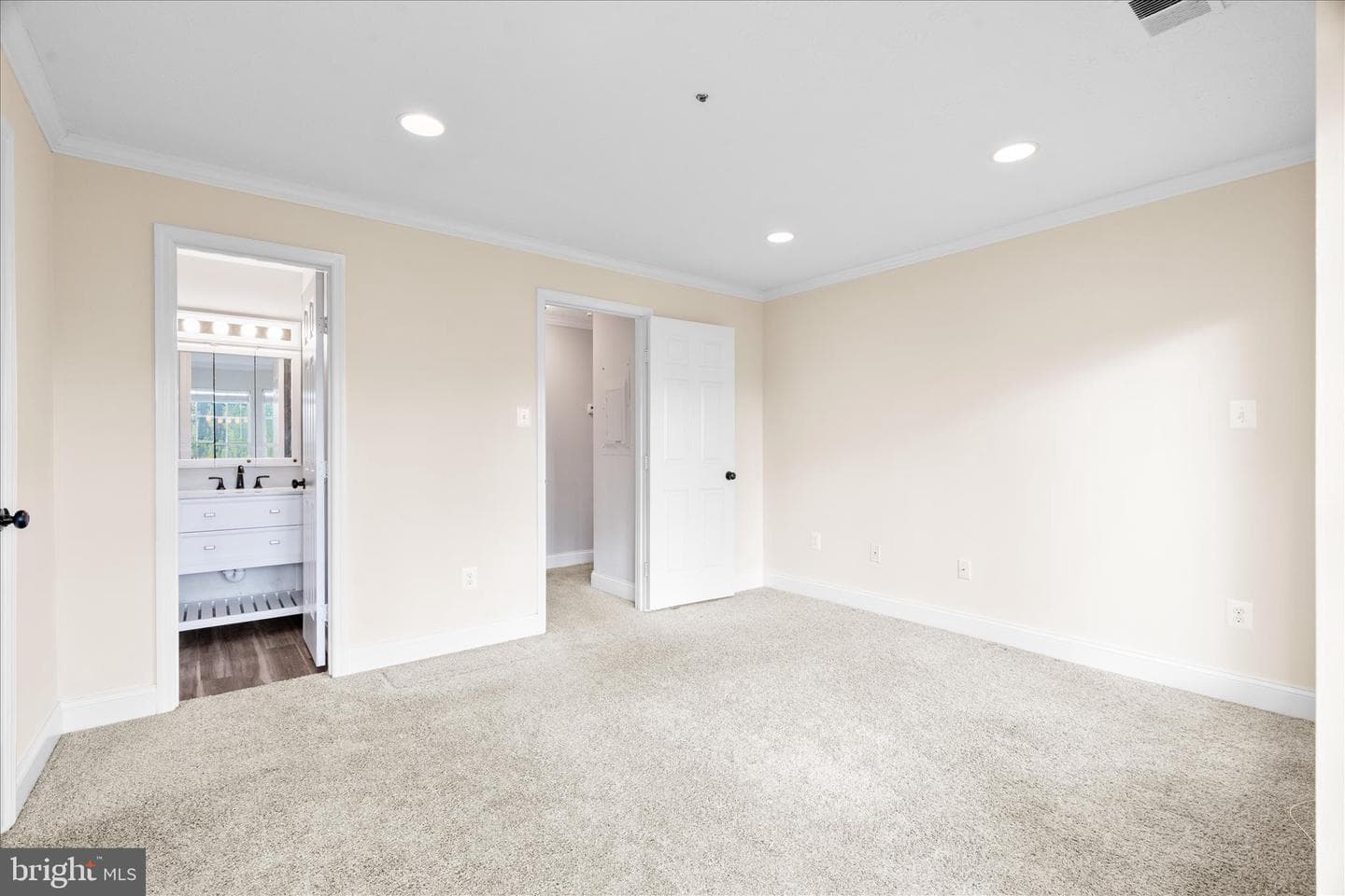 4720 Dorsey Hall Drive #602 photo 11