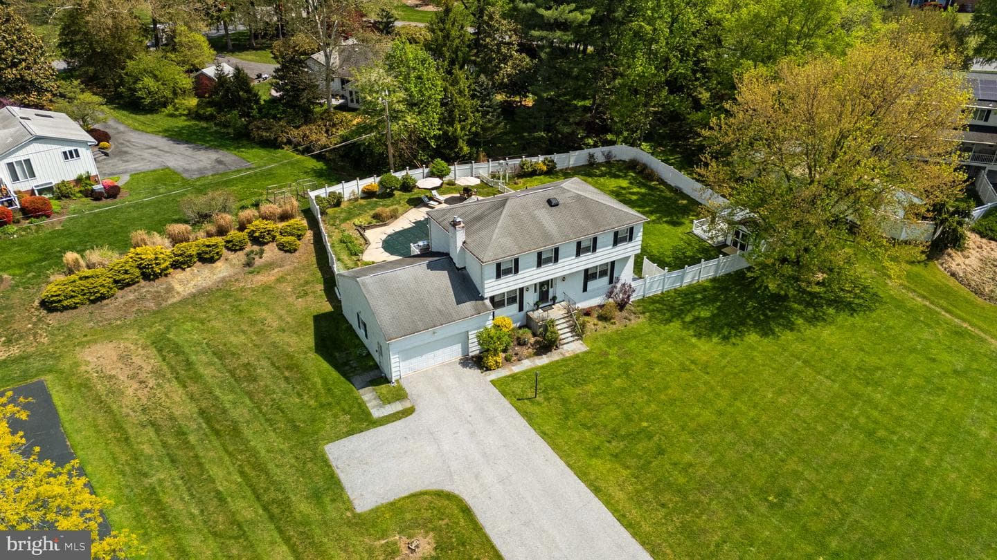 5008 Lake Circle W photo 45