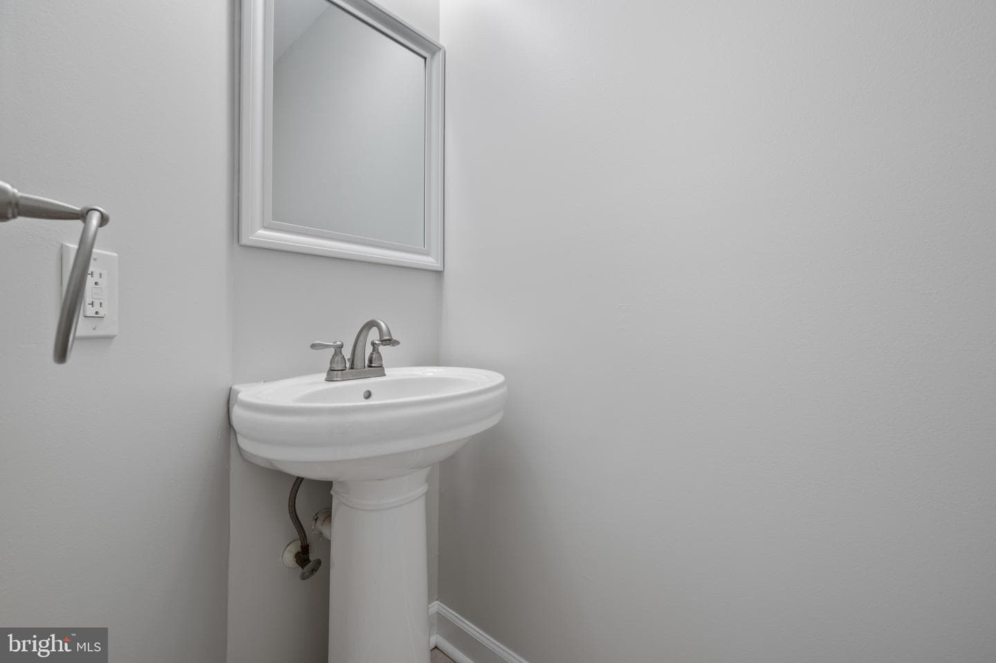 4731 Leyden Way photo 10