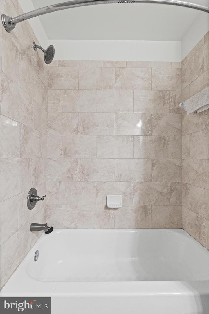 5804 Wyndham Circle #202 photo 17