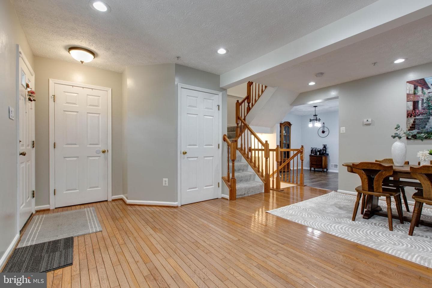8893 Papillon Drive photo 9