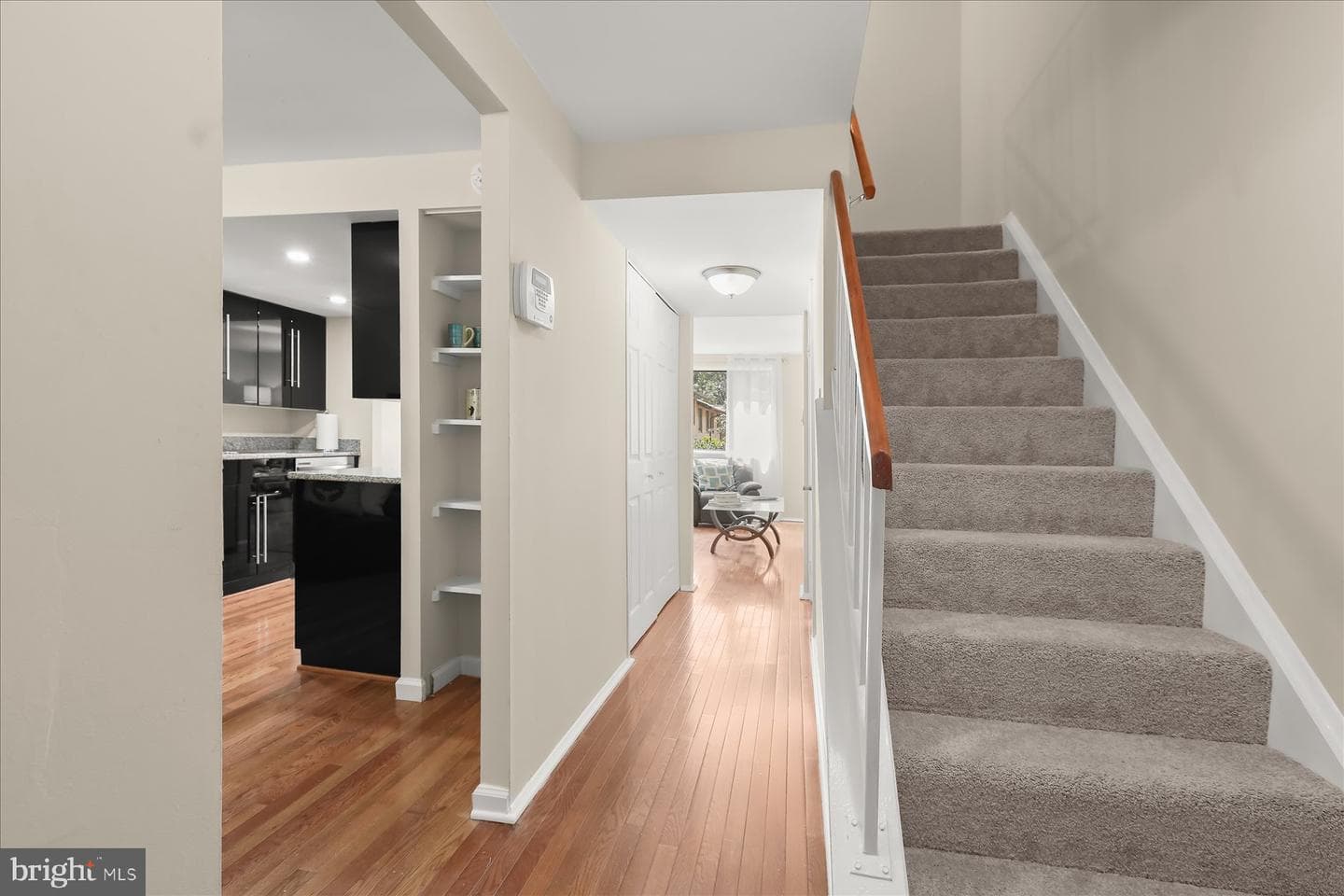 9019 Watchlight Court photo 4