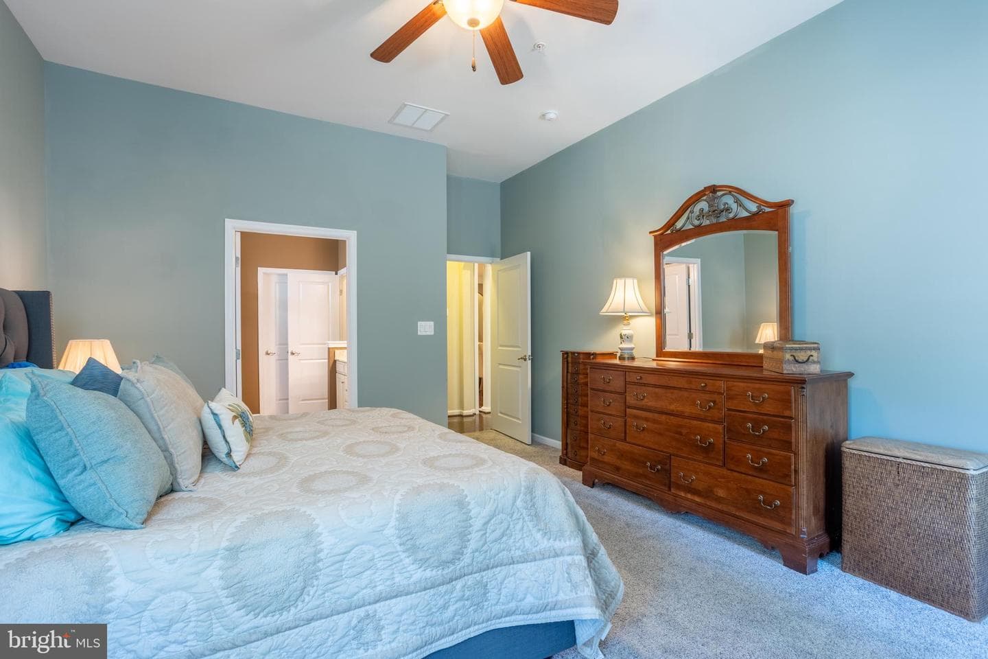 6486 Park Forest Circle photo 17