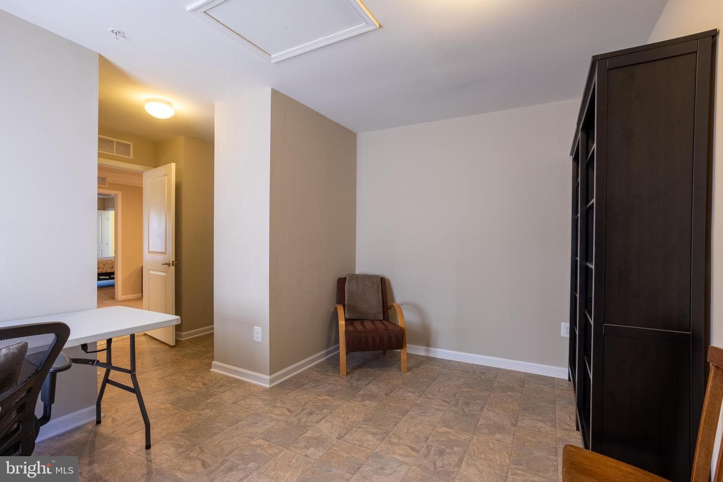 6486 Park Forest Circle photo 54