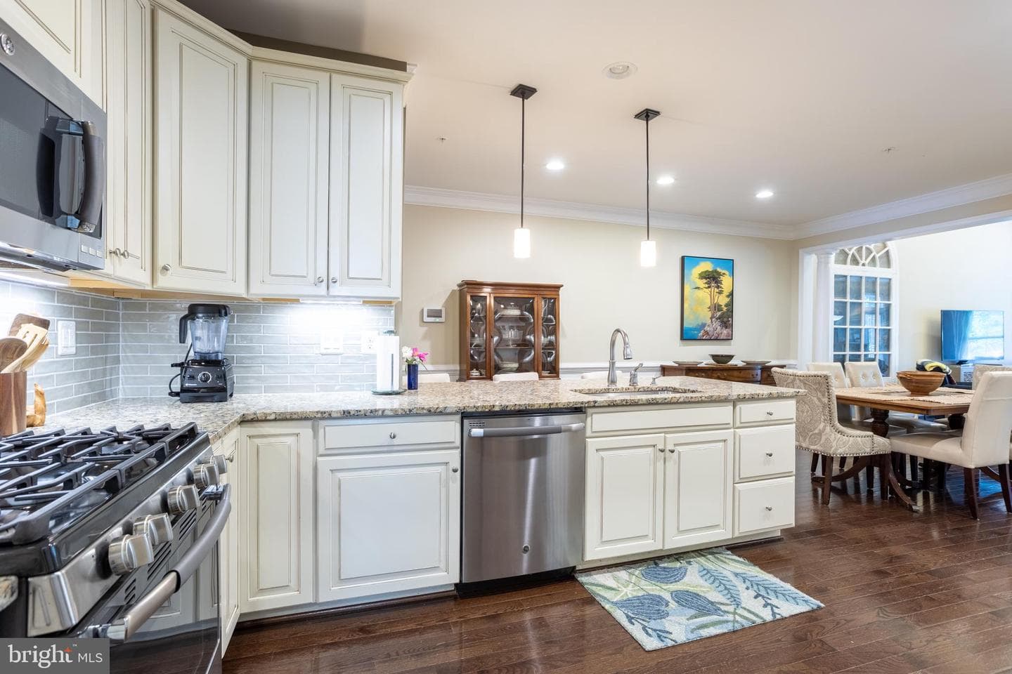 6486 Park Forest Circle photo 8