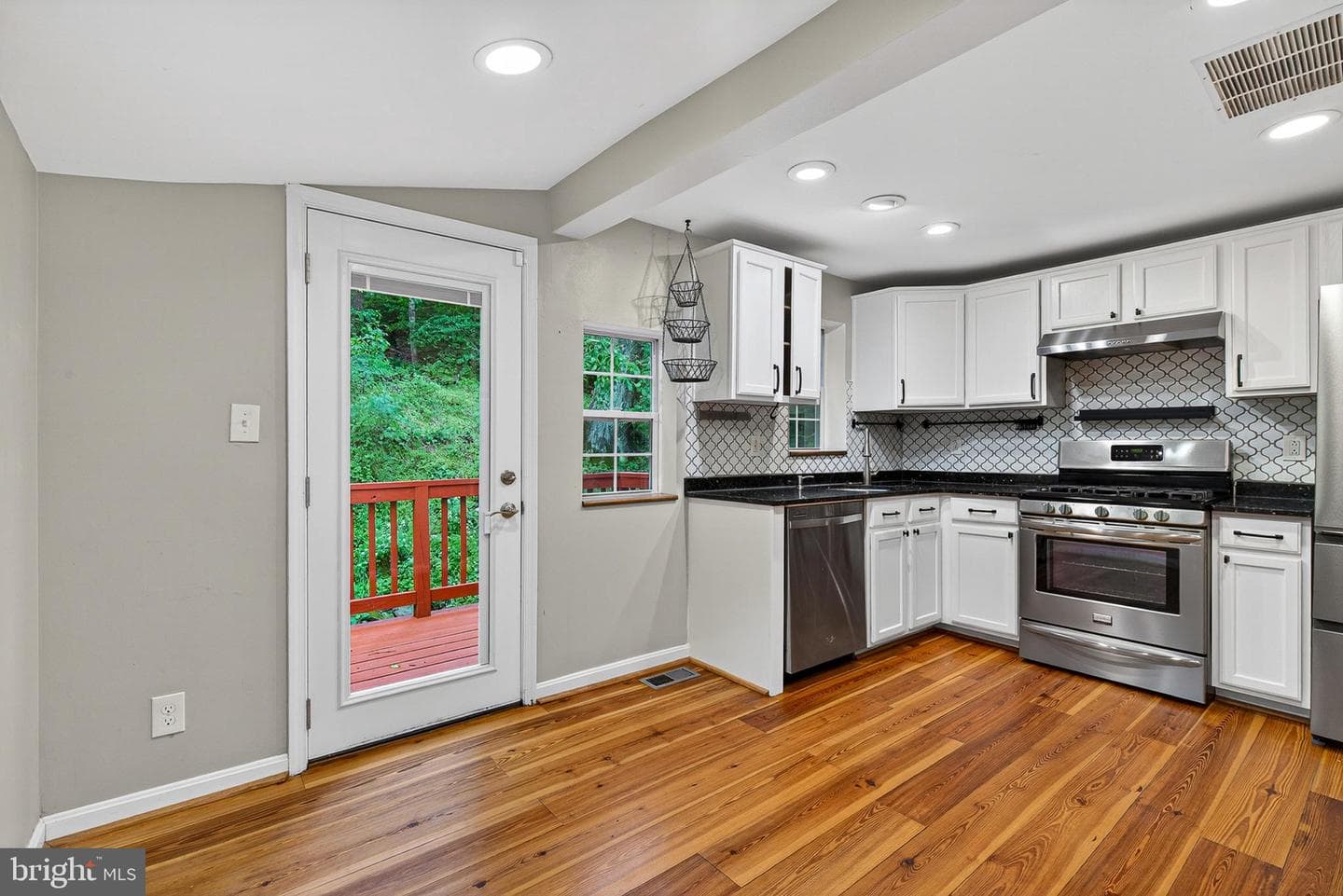 8669 Frederick Road photo 15