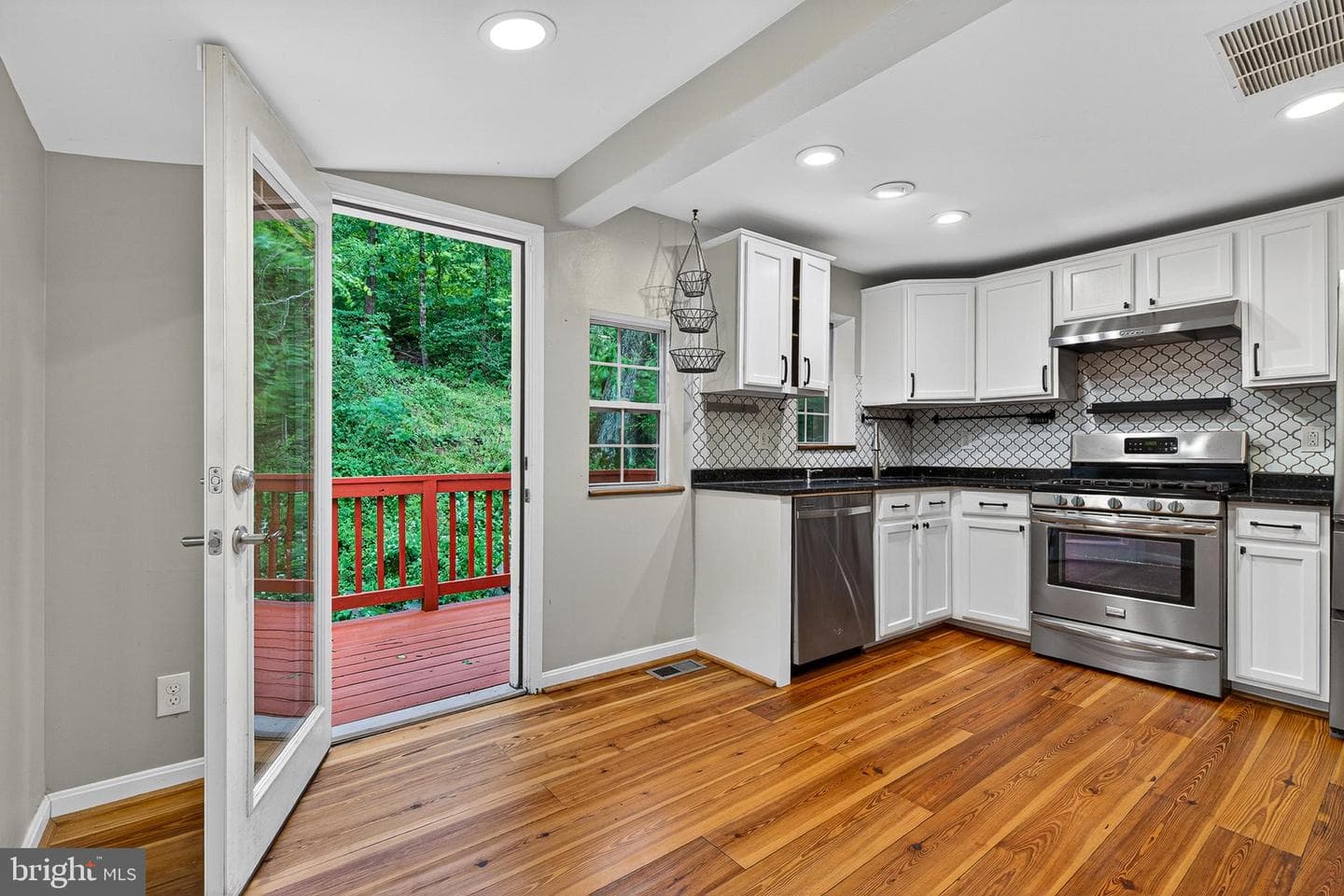 8669 Frederick Road photo 19