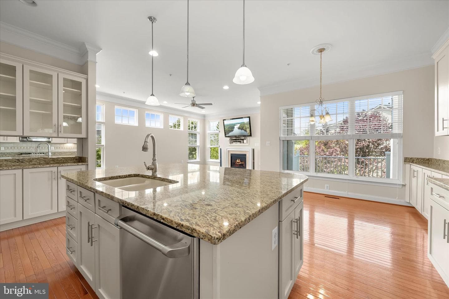 8801 Mirror Lake Way photo 10