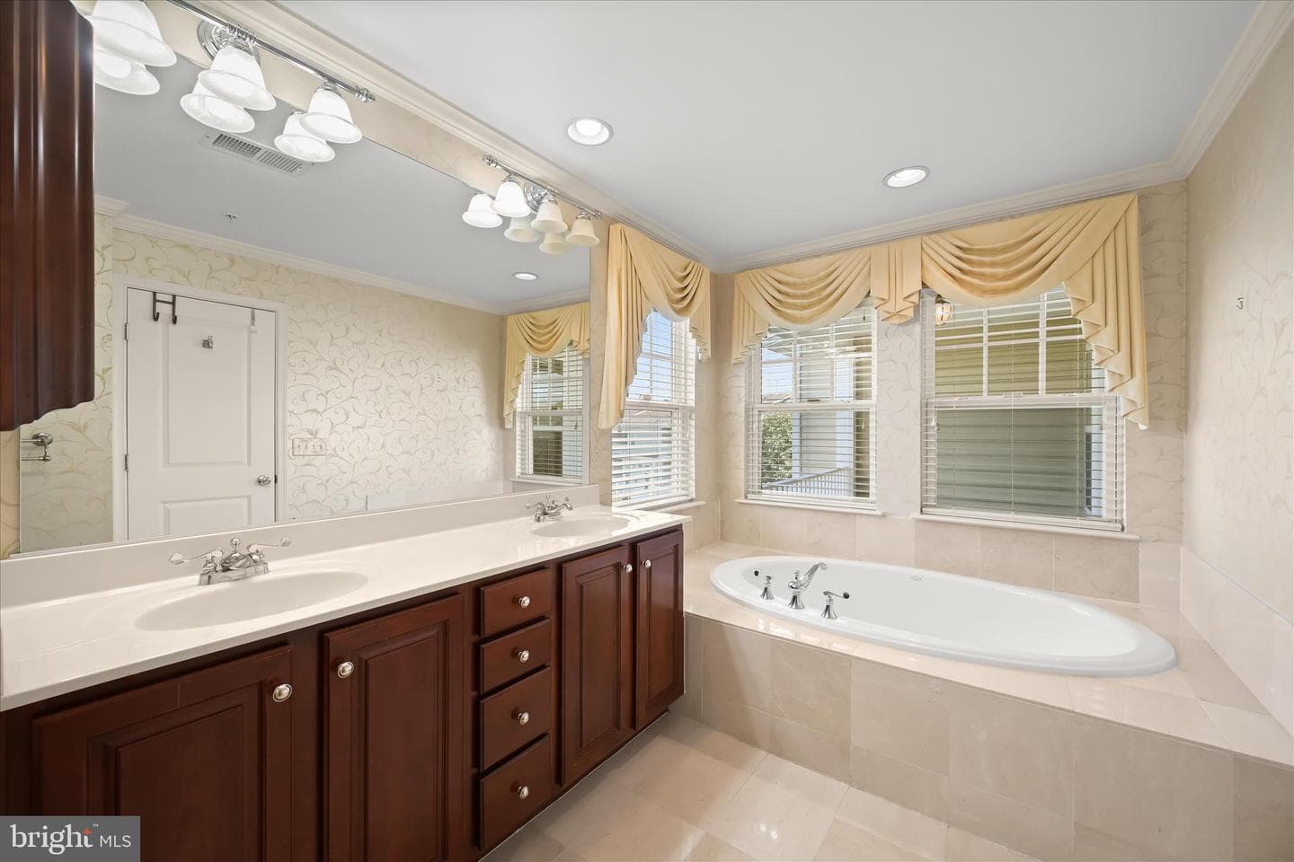 8801 Mirror Lake Way photo 30