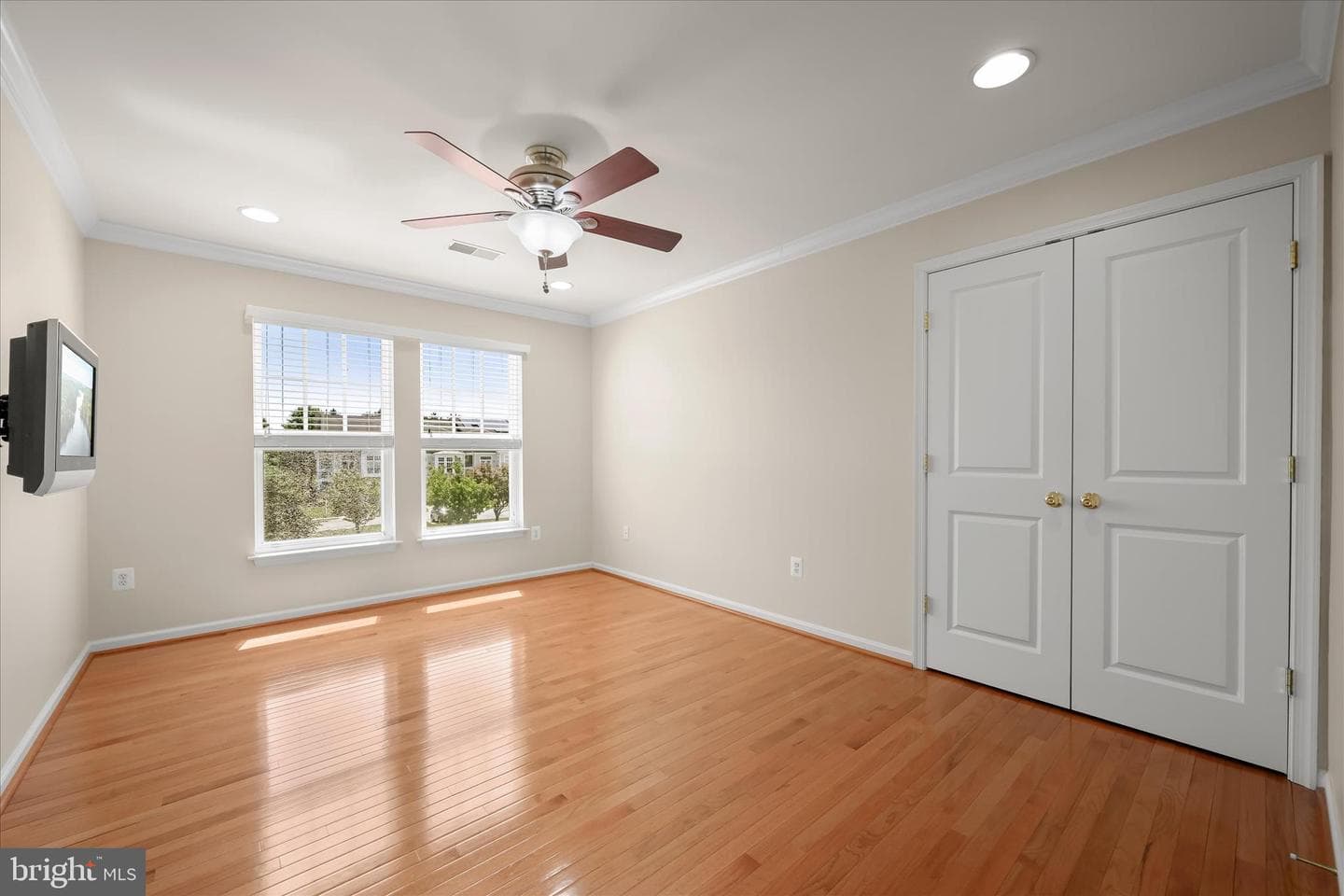 8801 Mirror Lake Way photo 32