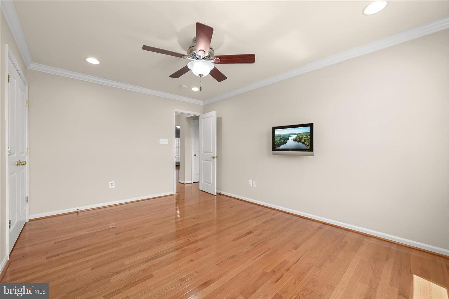 8801 Mirror Lake Way photo 33