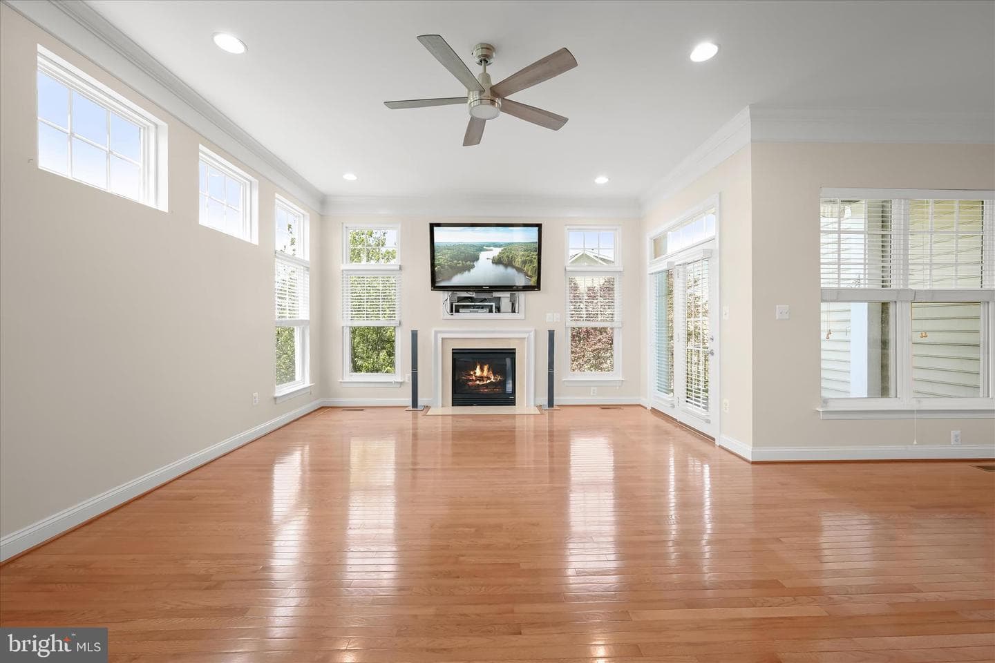 8801 Mirror Lake Way photo 4