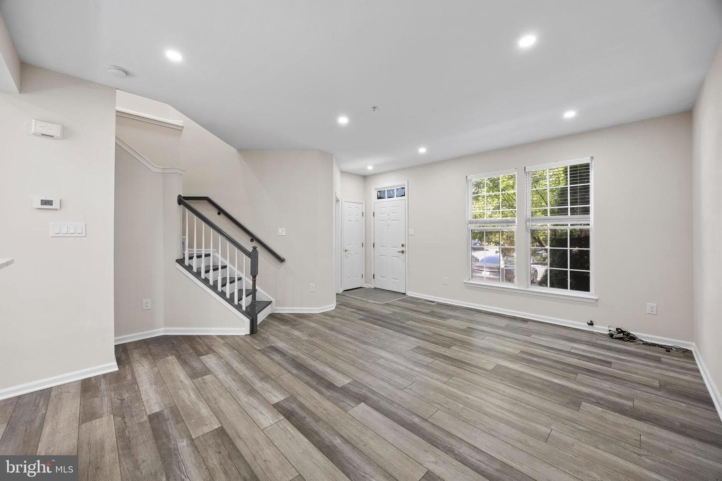 8880 Papillon Drive photo 10