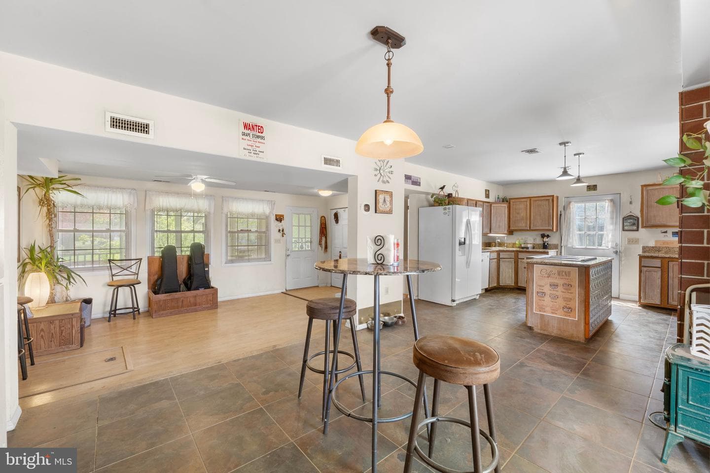 15921 Frederick Road photo 10
