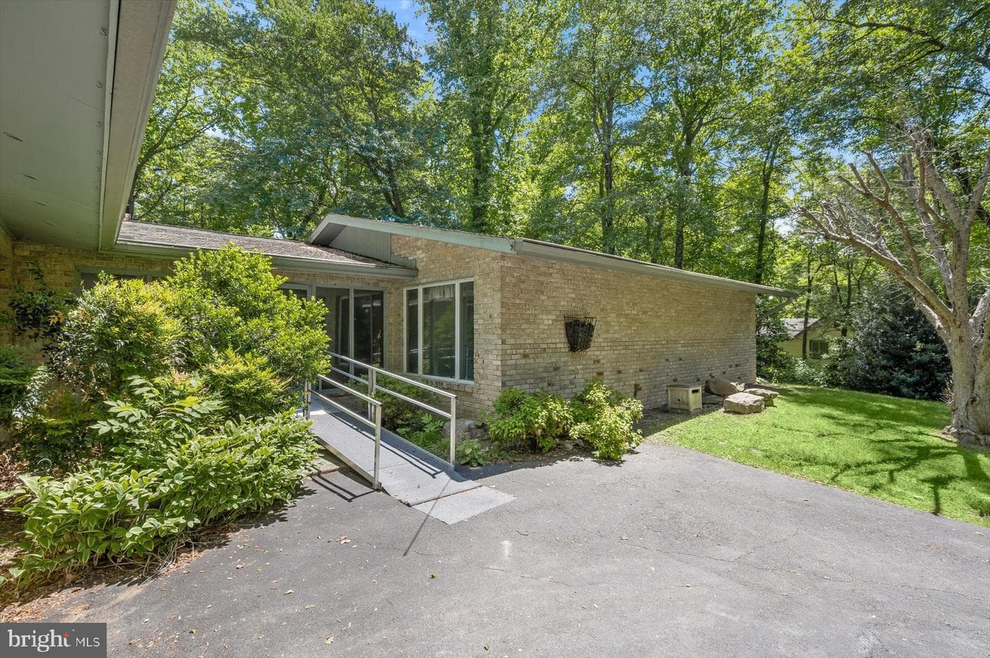 13922 Wayside Drive photo 7