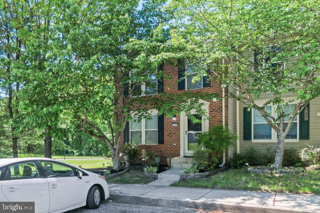 8701 Cresthill Court