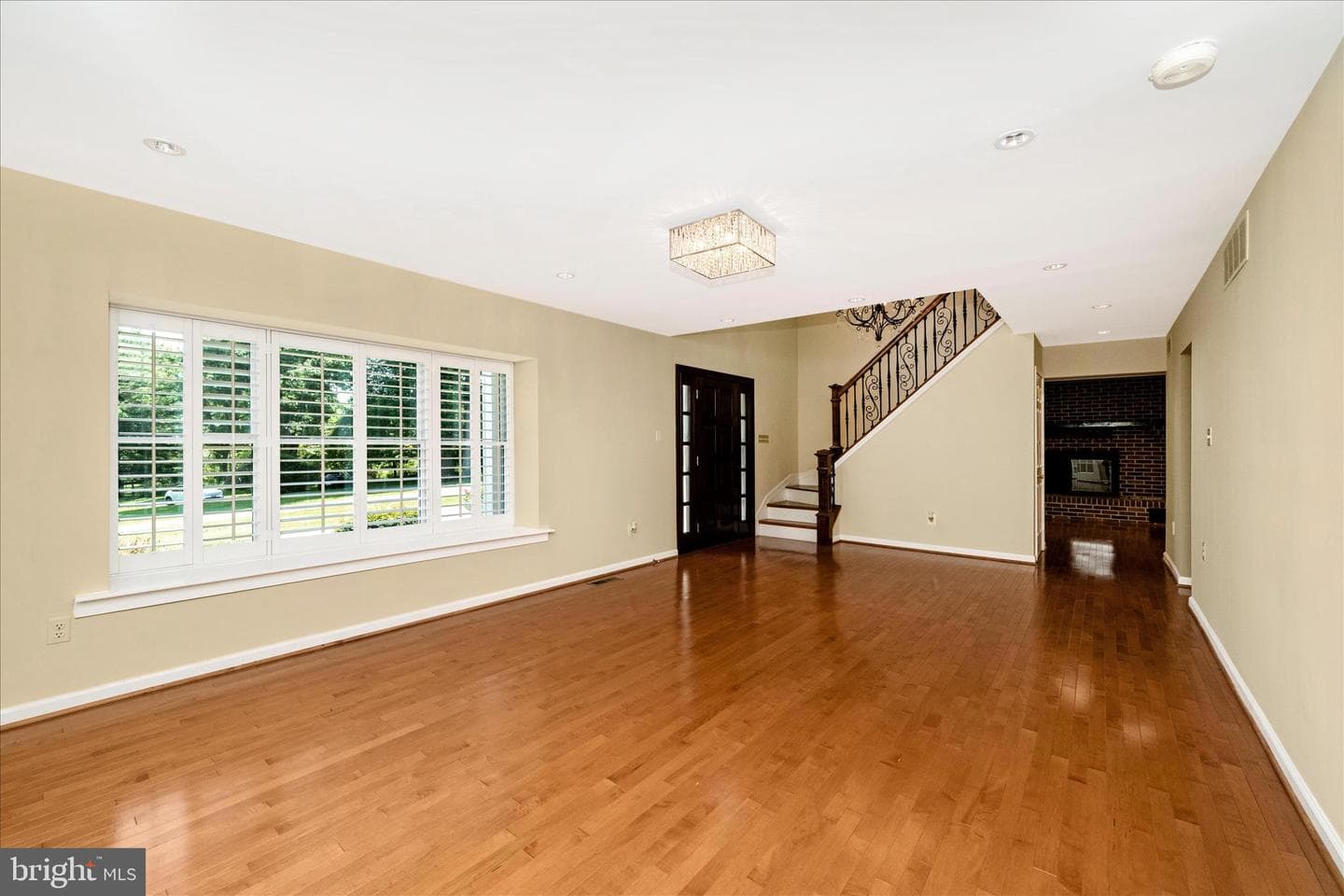 6667 Luster Drive photo 10