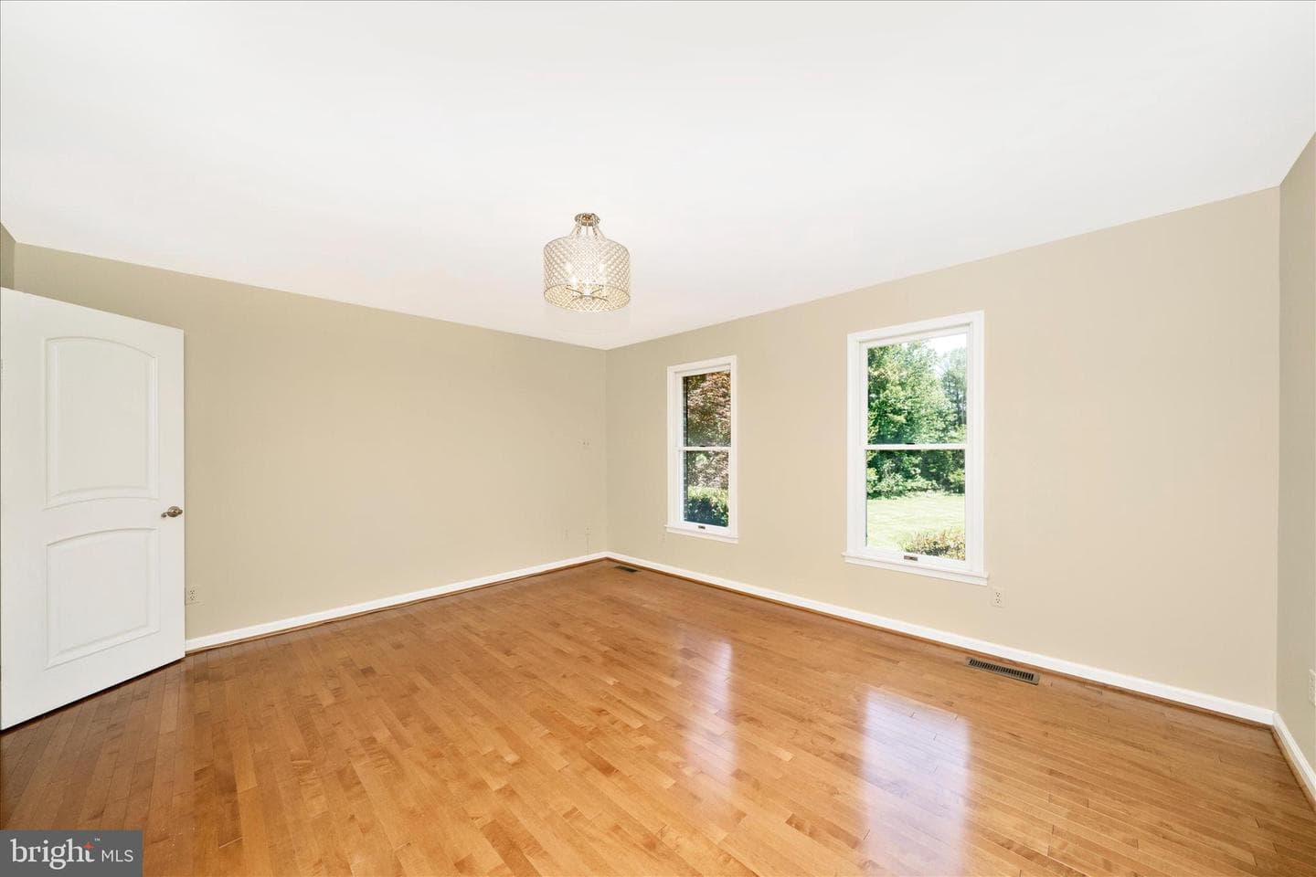 6667 Luster Drive photo 11