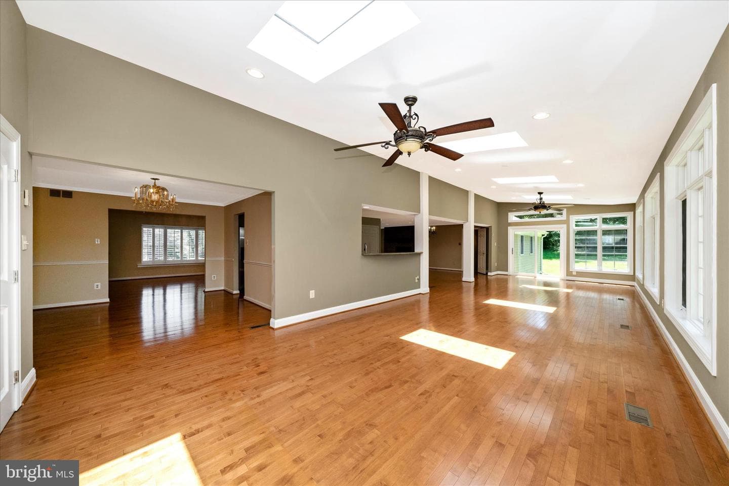 6667 Luster Drive photo 20