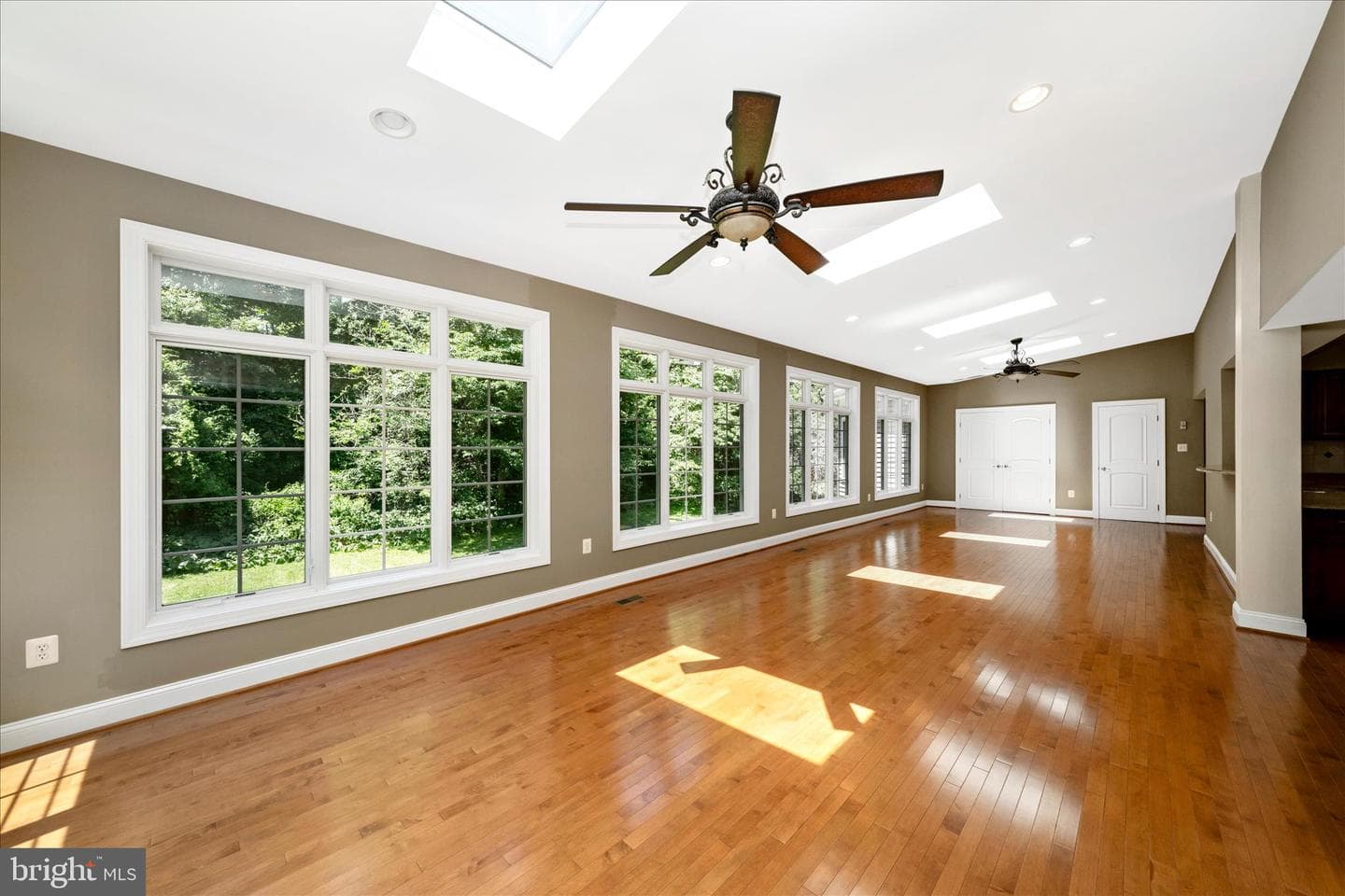 6667 Luster Drive photo 21