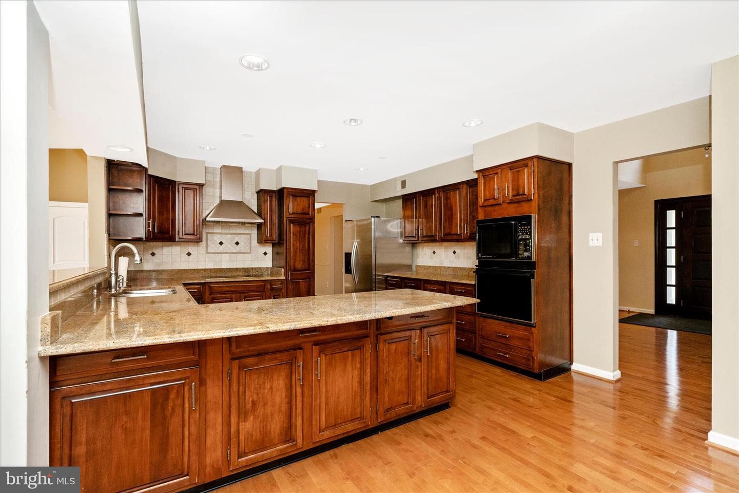 6667 Luster Drive photo 25