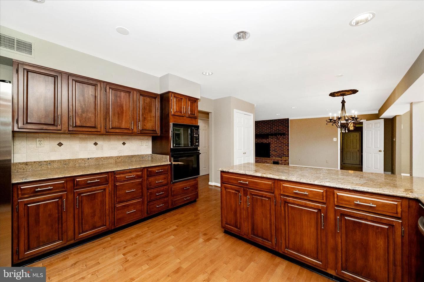 6667 Luster Drive photo 27