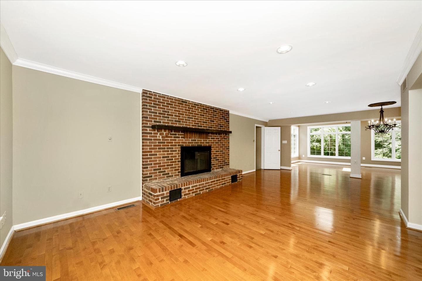 6667 Luster Drive photo 38