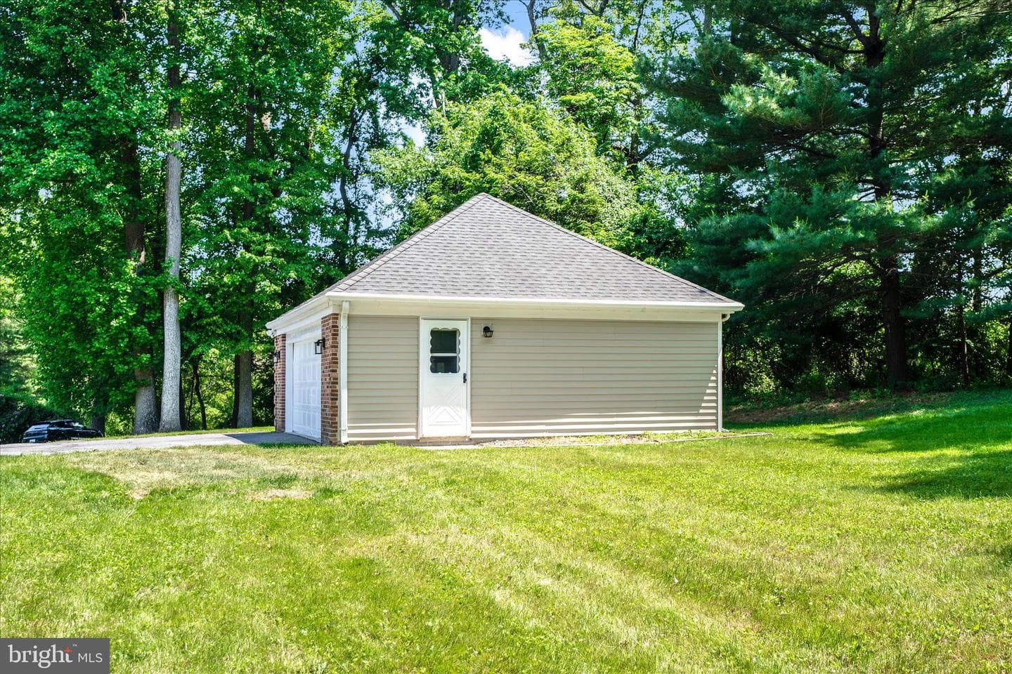 6667 Luster Drive photo 66