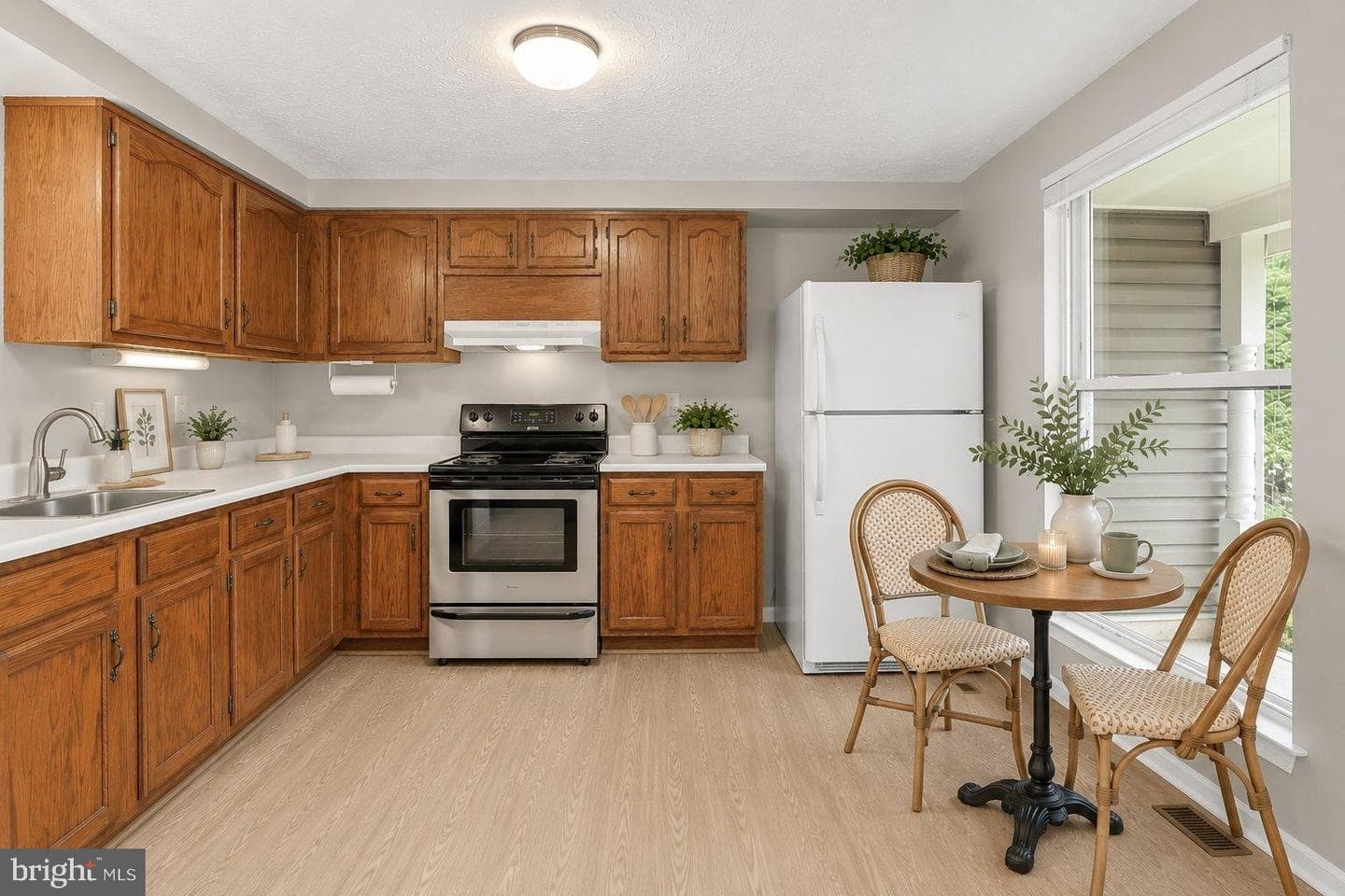 8035 Watermill Court photo 3