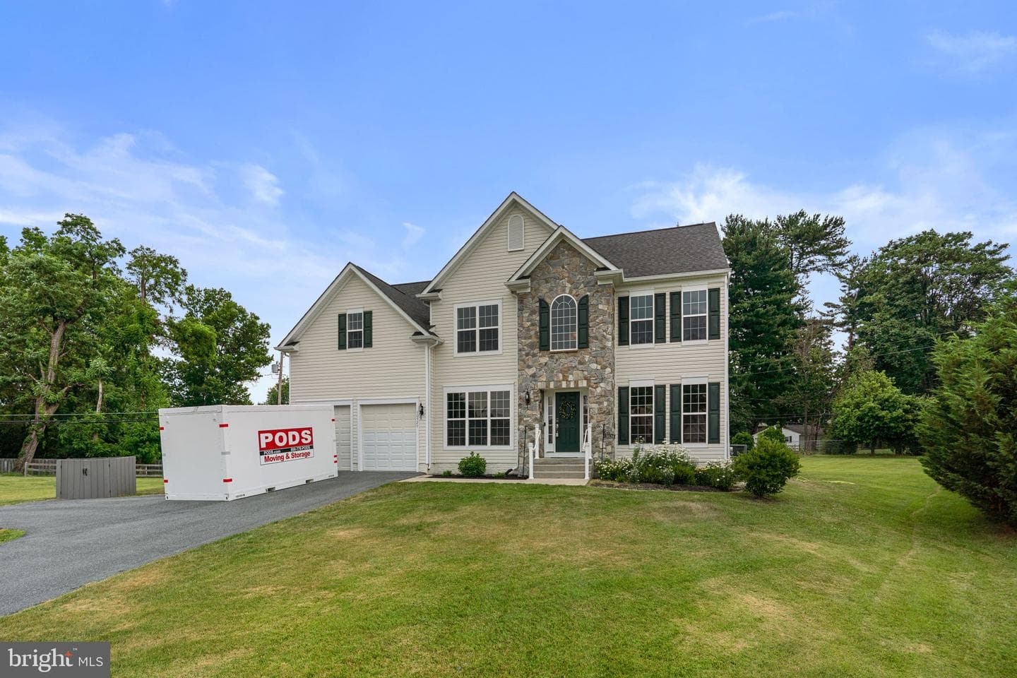 10520 Justice Pl photo 4