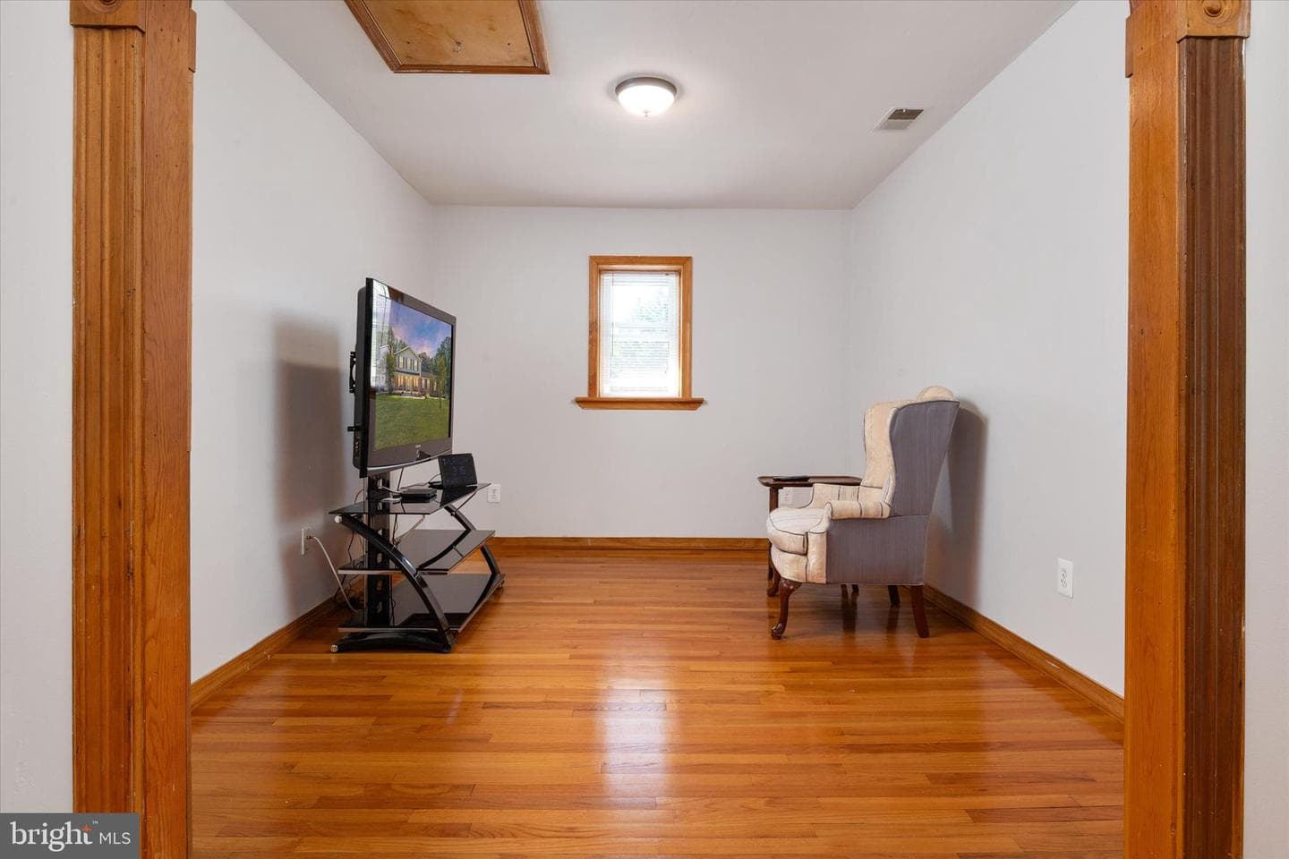 9460 Guilford Road photo 29