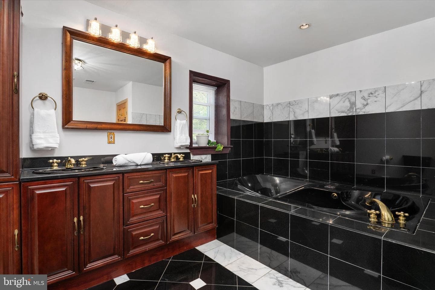 9460 Guilford Road photo 39