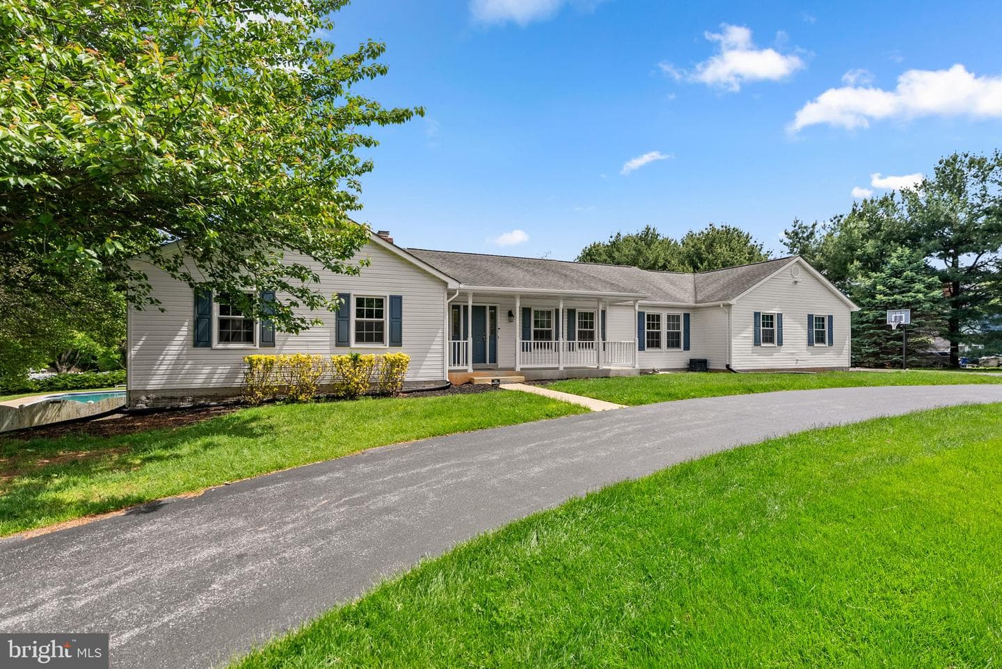 17513 Country View Way photo 2