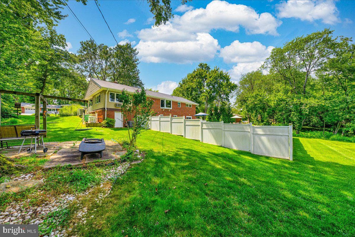 6433 Amherst Avenue photo 10