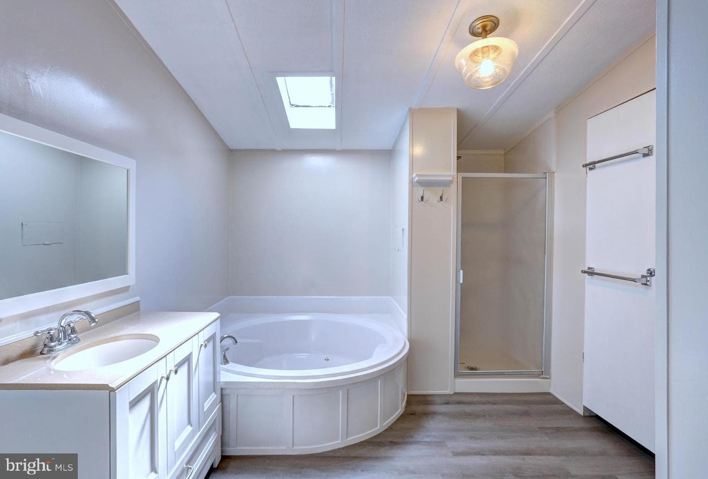 8353 Ashwood Rd # 8353 photo 18
