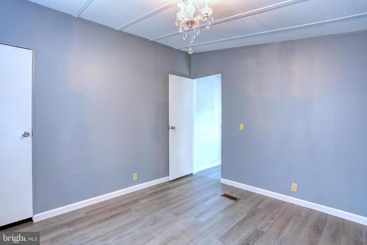 8353 Ashwood Rd # 8353 photo 21