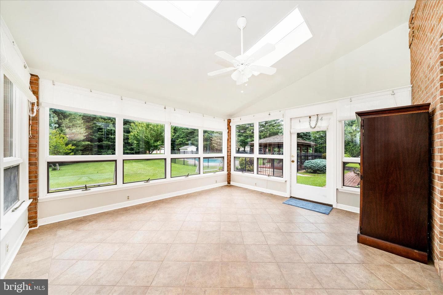 727 Weller Drive photo 21