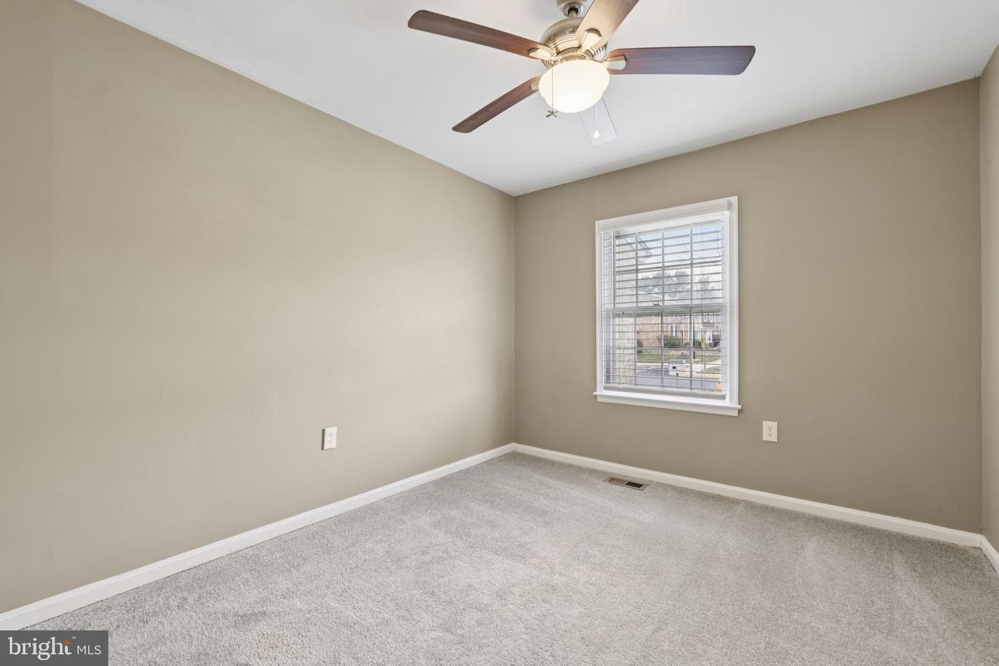 9075 N Laurel Road #E photo 15