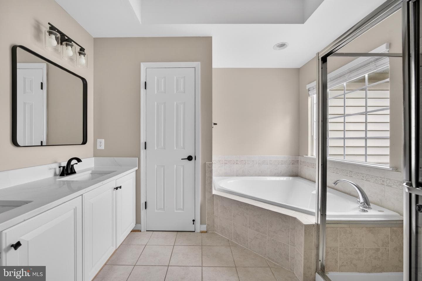 9850 Snow Bird Lane photo 35