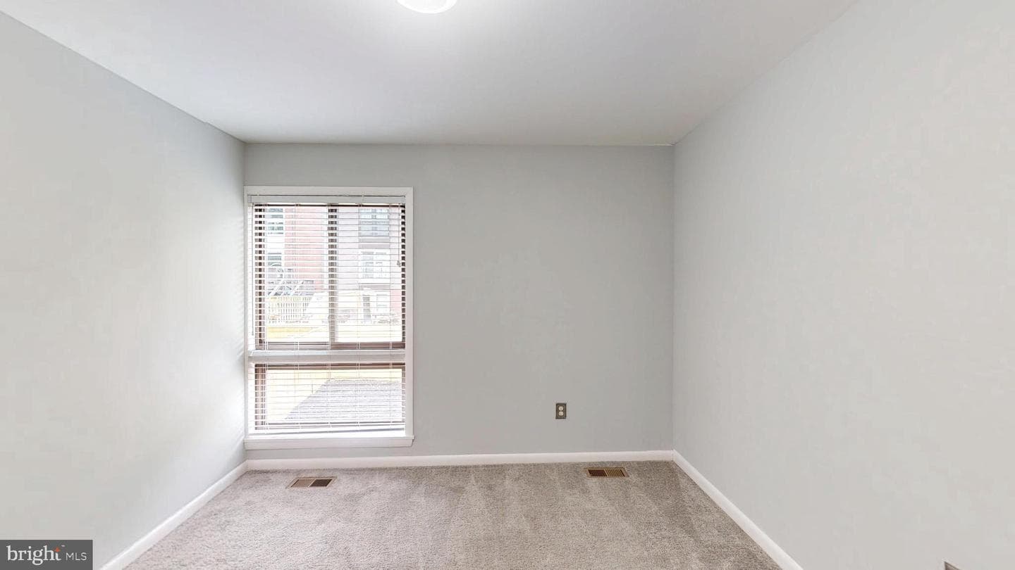 10298 Greek Boy Place photo 32