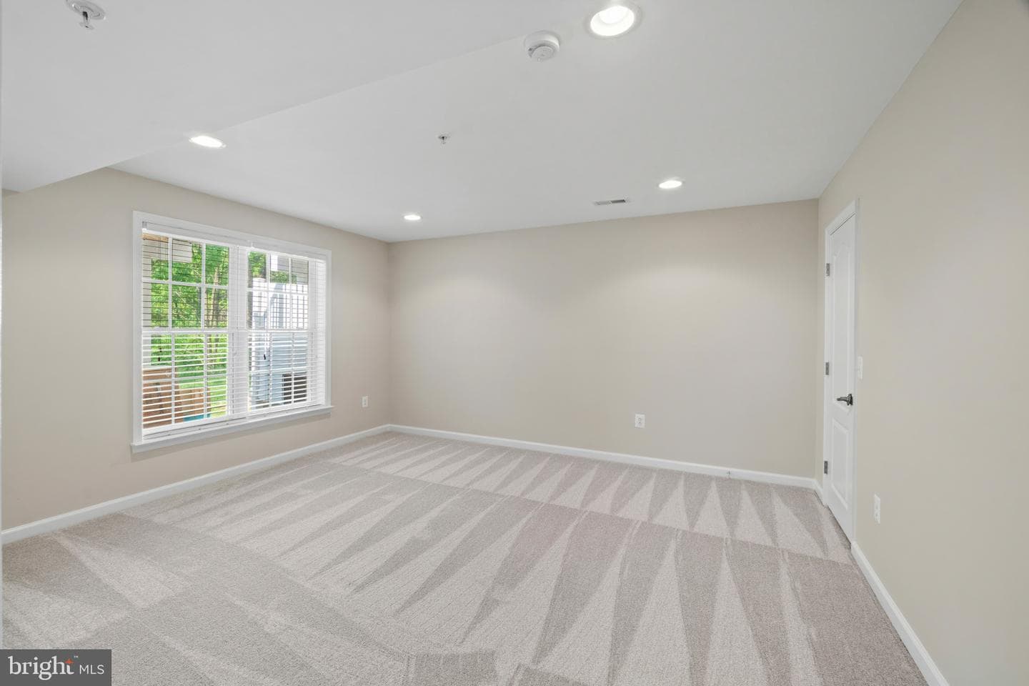 8220 Academy Rd # 22 photo 34