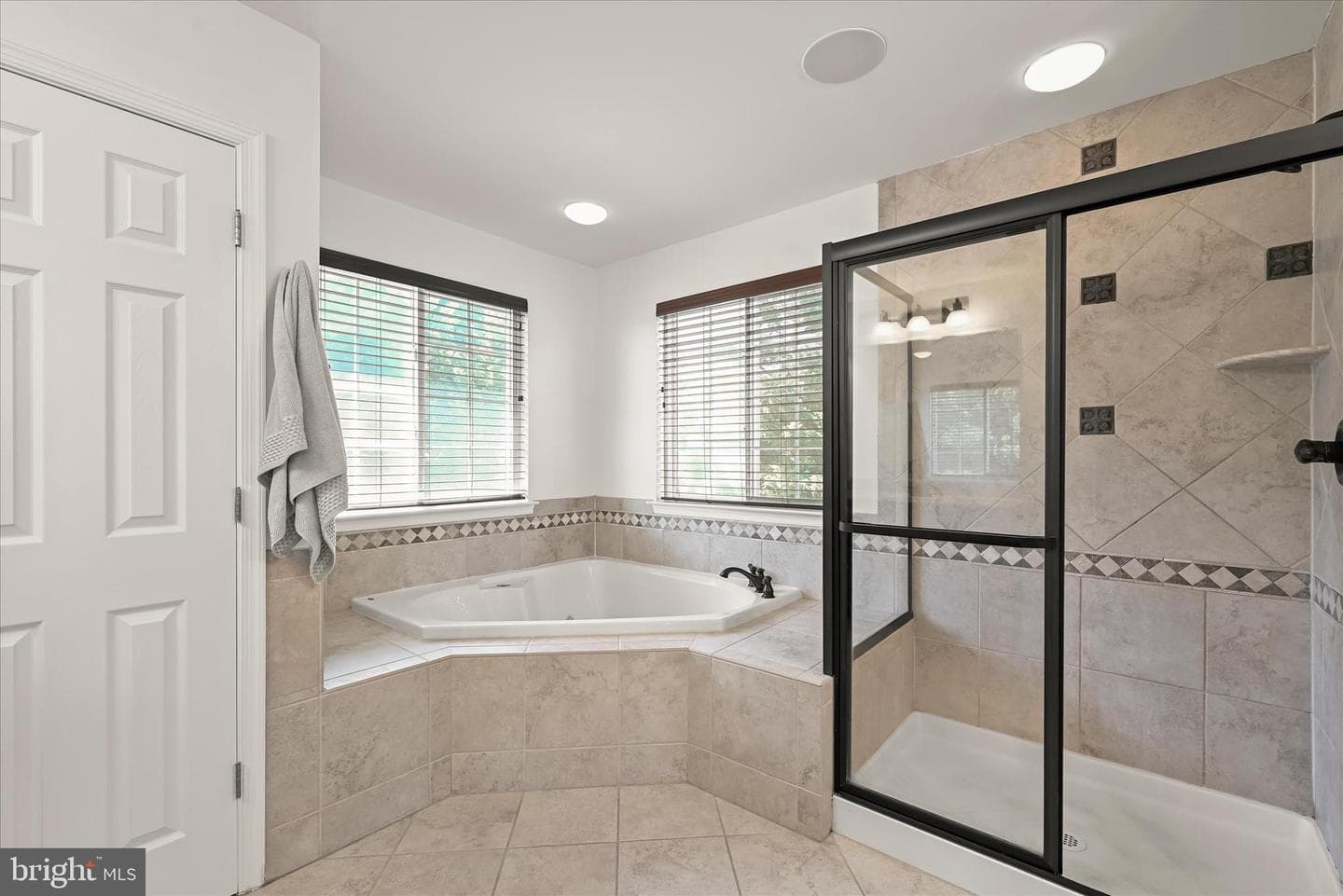 6013 Mary Ann Lane photo 32