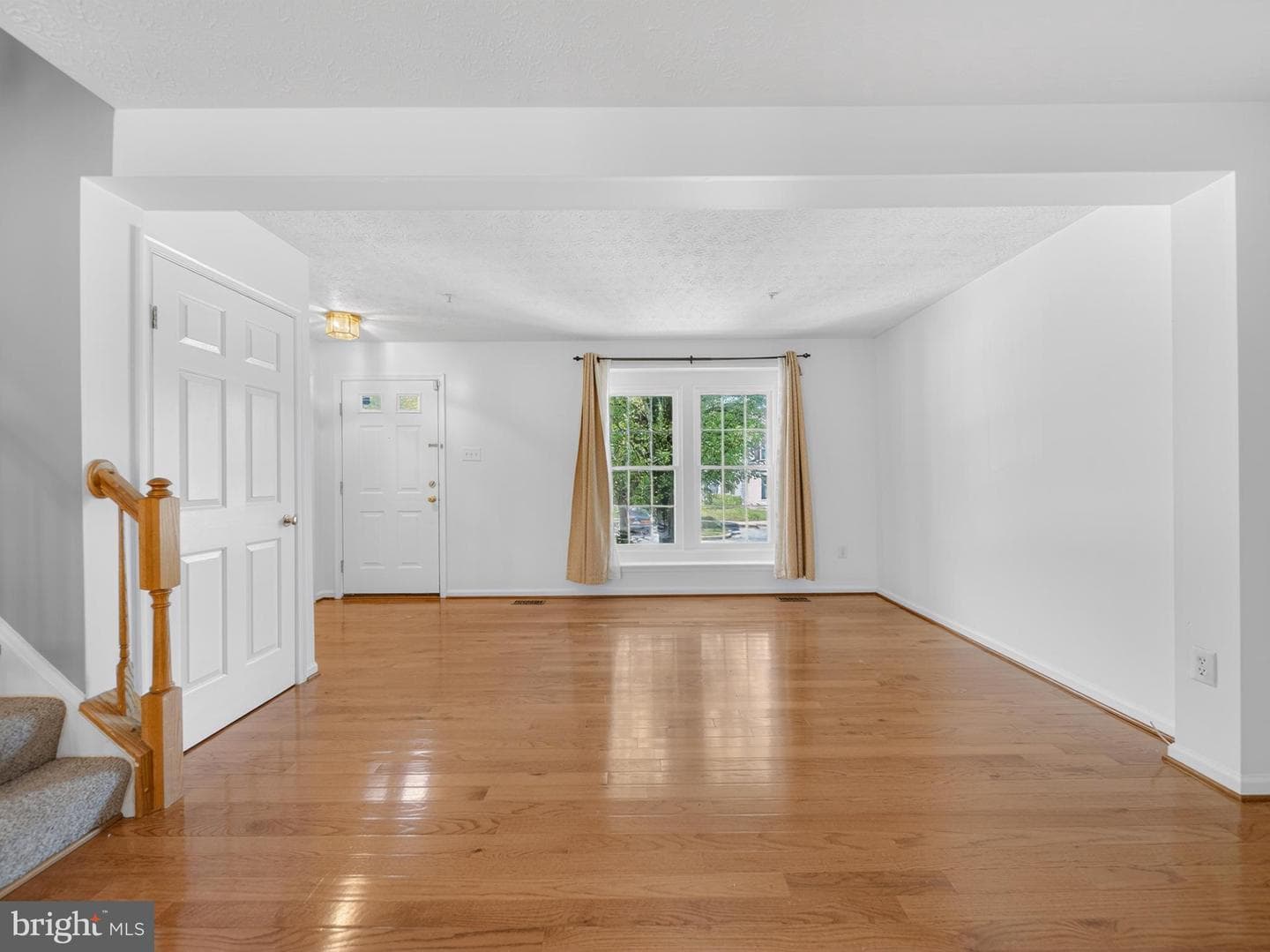 8807 Ashberry Court photo 4