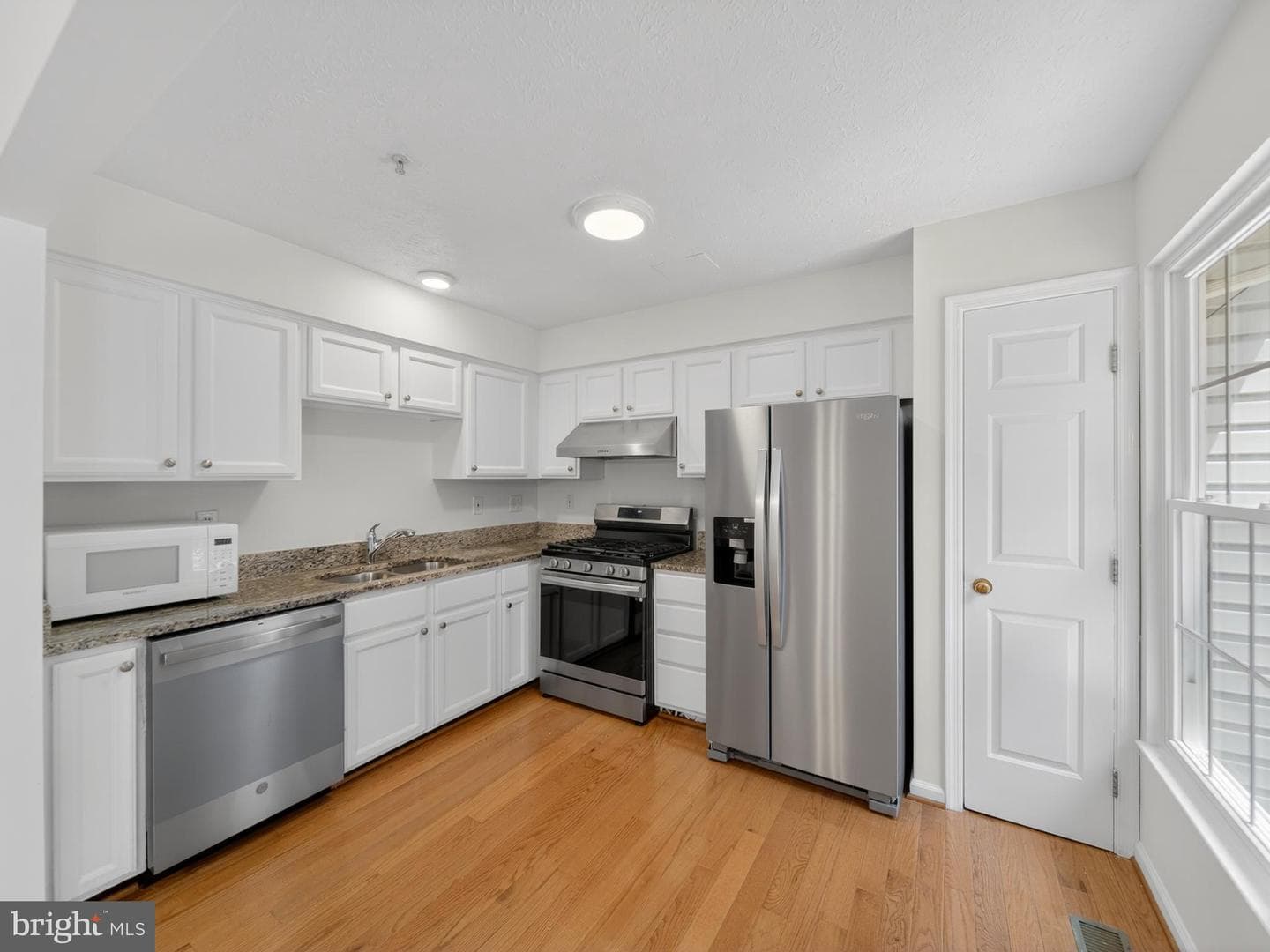 8807 Ashberry Court photo 9