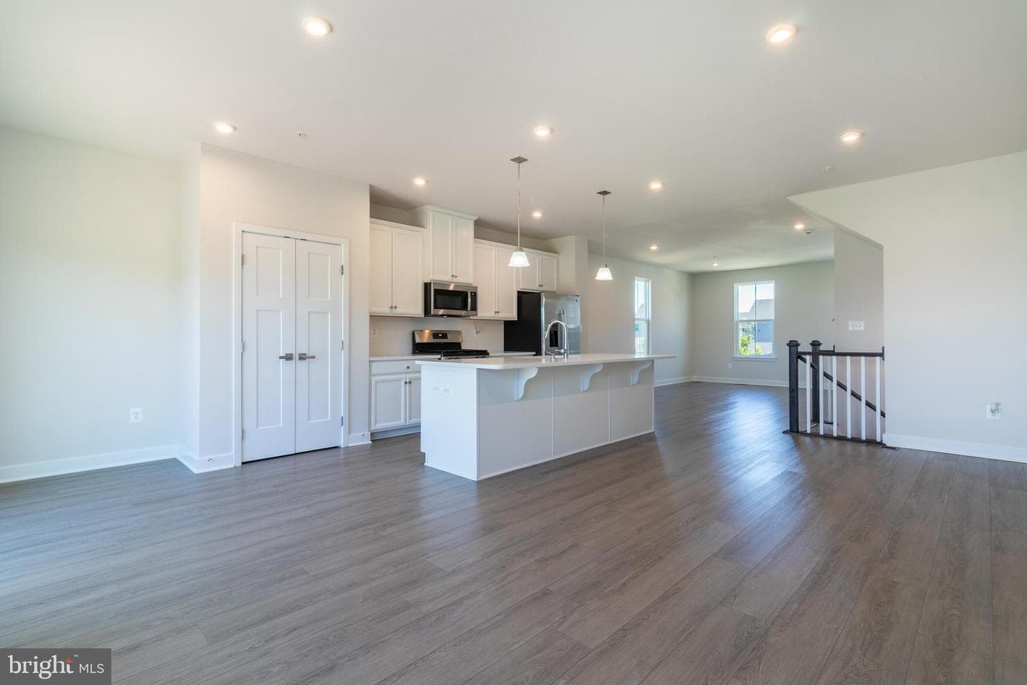 8100 Primrose Lane photo 22