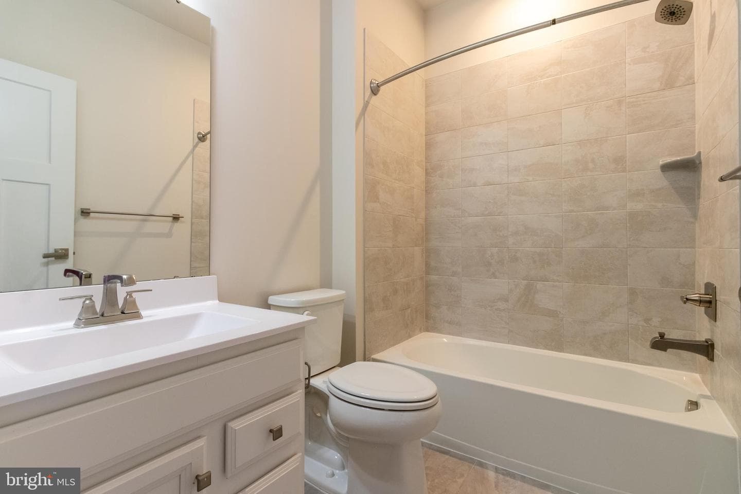 8100 Primrose Lane photo 9