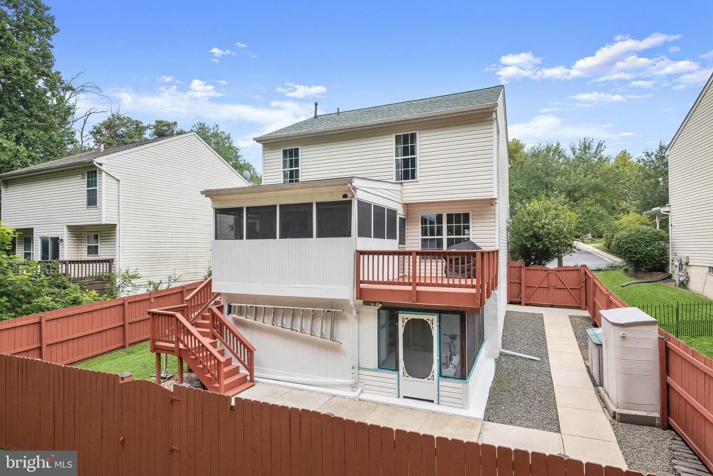 6584 Huntshire Drive photo 33