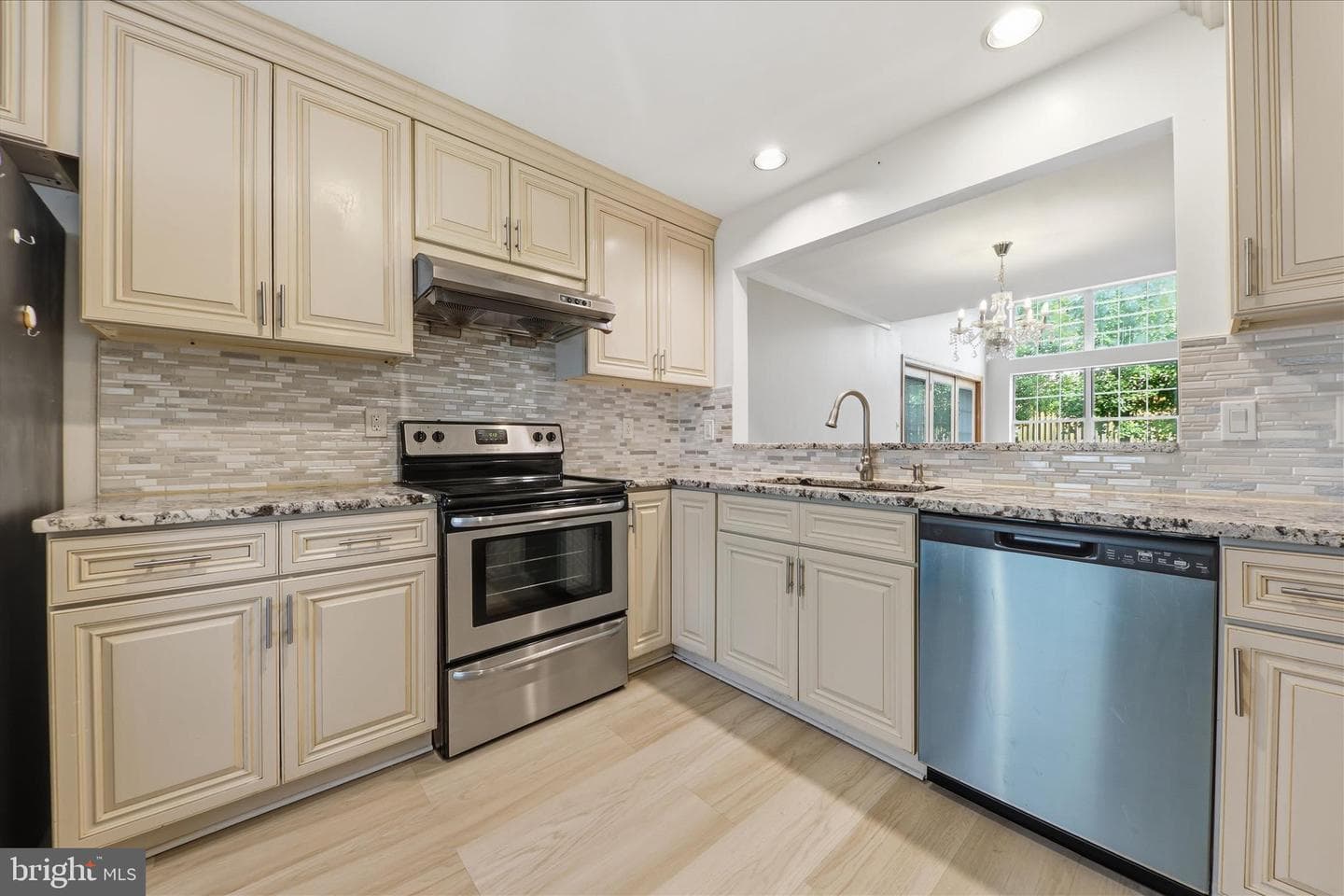 8545 Harvest View Court photo 4